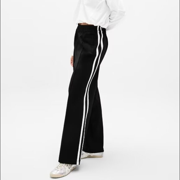 Athleta Tempo Mid Rise Wide Leg Track Pant Color Black/White - Picture 1 of 4